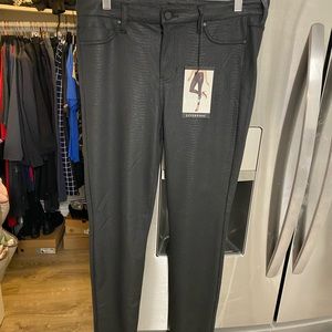 Liverpool leggings size 8/29 sexy snake skin pattern 32in waist not stretched